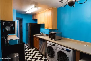 Photo #1: 250058429 Listing 