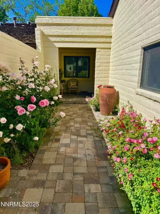 Photo #1: 250058589 Listing 