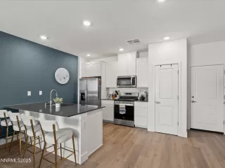 Photo #4: 250058590 Listing