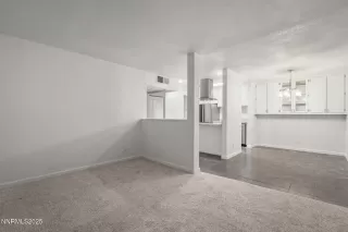 Photo #4: 250058962 Listing