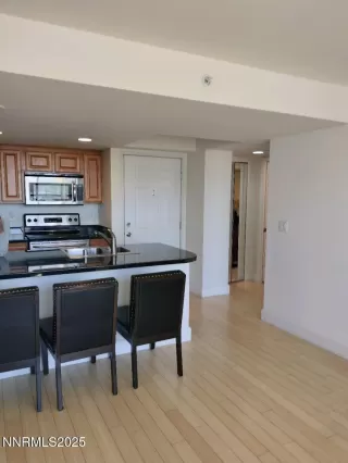 Photo #1: 250058988 Listing