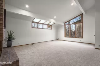 Photo #3: 250058999 Listing