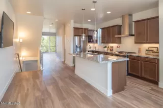 Photo #2: 250059001 Listing