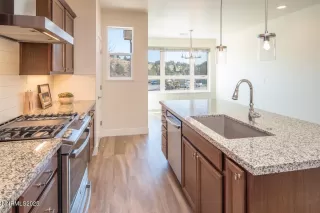 Photo #3: 250059001 Listing