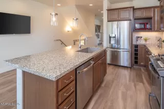 Photo #4: 250059001 Listing