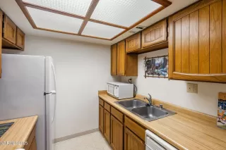 Photo #6: 250059002 Listing