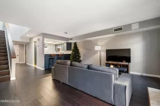 Photo #4: 250059031 Listing