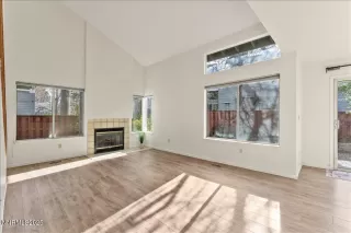 Photo #5: 250059158 Listing