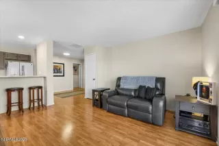 Photo #5: 250059227 Listing 