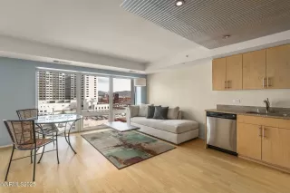 Photo #3: 250059252 Listing 