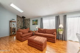 Photo #3: 250059383 Listing