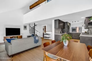 Photo #1: 250059411 Listing 