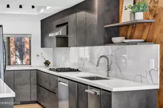 Photo #4: 250059411 Listing 