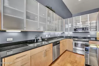 Photo #5: 260000027 Listing