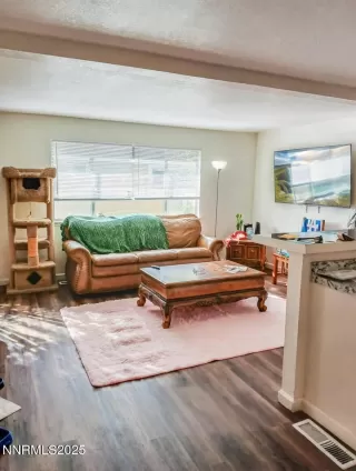 Photo #1: 260000307 Listing 