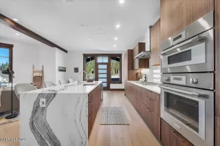 Photo #6: 260000416 Listing 