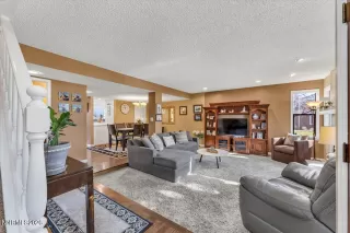 Photo #5: 260000548 Listing 