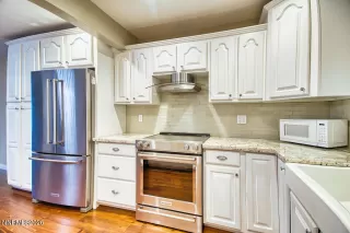 Photo #1: 260000554 Listing 