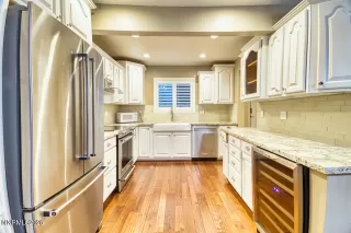 Photo #2: 260000554 Listing 