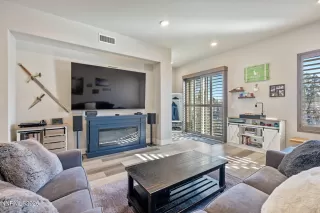 Photo #3: 260000561 Listing 