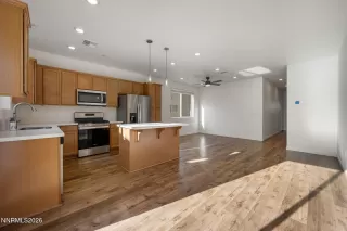 Photo #2: 260000611 Listing 