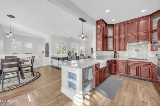 Photo #6: 260000734 Listing 