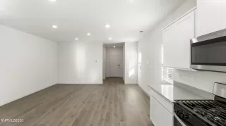 Photo #3: 260000745 Listing 