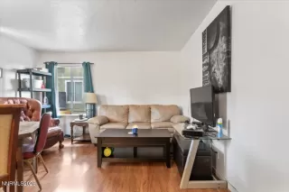 Photo #3: 260000811 Listing