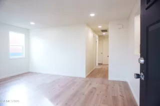 Photo #2: 260000830 Listing