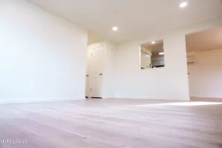 Photo #4: 260000830 Listing