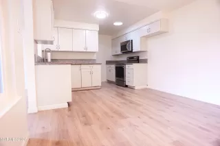 Photo #5: 260000830 Listing