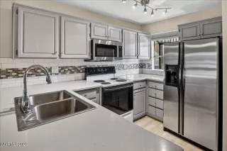 Photo #3: 260000849 Listing 