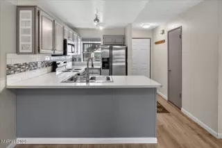 Photo #5: 260000849 Listing 