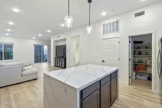 Photo #5: 260000880 Listing 