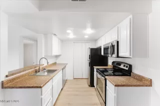 Photo #6: 260000891 Listing 