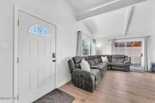 Photo #1: 260000998 Listing