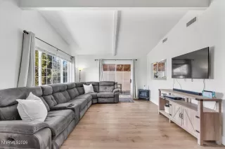 Photo #4: 260000998 Listing