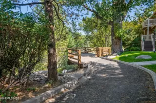 Photo #3: 260001068 Listing