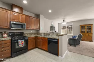 Photo #3: 260001444 Listing 