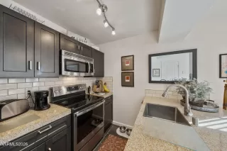 Photo #6: 260001621 Listing 