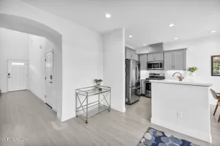 Photo #4: 260001624 Listing 