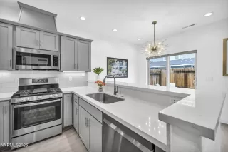 Photo #5: 260001624 Listing 