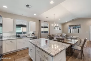 Photo #4: 260001654 Listing