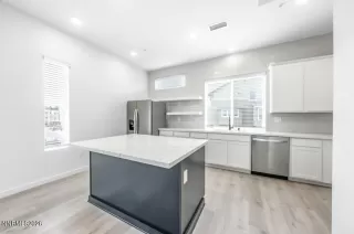 Photo #1: 260001763 Listing