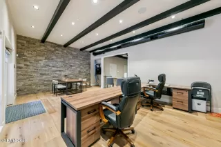 Photo #6: 260001771 Listing