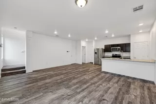 Photo #2: 260001810 Listing