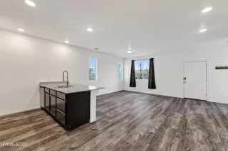 Photo #5: 260001810 Listing