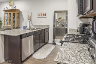 Photo #3: 260001862 Listing