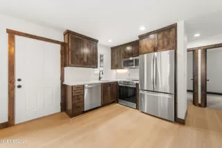 Photo #3: 260001893 Listing