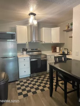 Photo #3: 260001925 Listing